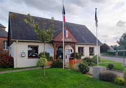 La mairie d�l�gu�e de Tocqueville-sur-Eu - Petit-Caux